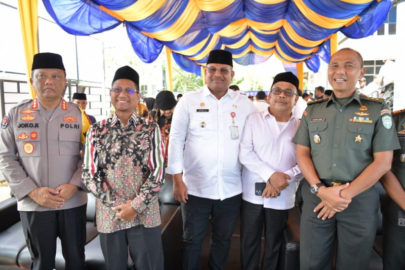 Penjabat Gubernur Aceh, Dr. H. Safrizal ZA, M. Si, menghadiri Maulid Nabi Muhammad SAW, di Kantor Persatuan Wartawan Indonesia (PWI) Aceh, Rabu (20/11/2024). Foto: dok. Biro Adpim Setda Aceh