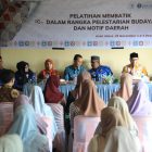 Dekranasda Aceh Utara menggwkae pelatihan membatik yang dibuka di UPT-IKM Gampong Alue Bili, Kecamatan Baktiya. Pelatihan ini berlangsung sejak 29 November- 3 Desember 2024 dengan dukungan penuh dari Balai Besar Kerajinan dan Batik (BBKB) Yogyakarta dan Bank Indonesia Cabang Lhokseumawe. (Foto: NOA.co.id/IST).