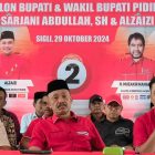 Bupati dan Wakil Bupati Pidie terpilih Sarjani Abdullah-Alzaizi Umar saat konferensi pers di kantor DPW PA Pidie, Rabu (4/12/2024) (Foto.Amir Sagita.NOA.co.id).