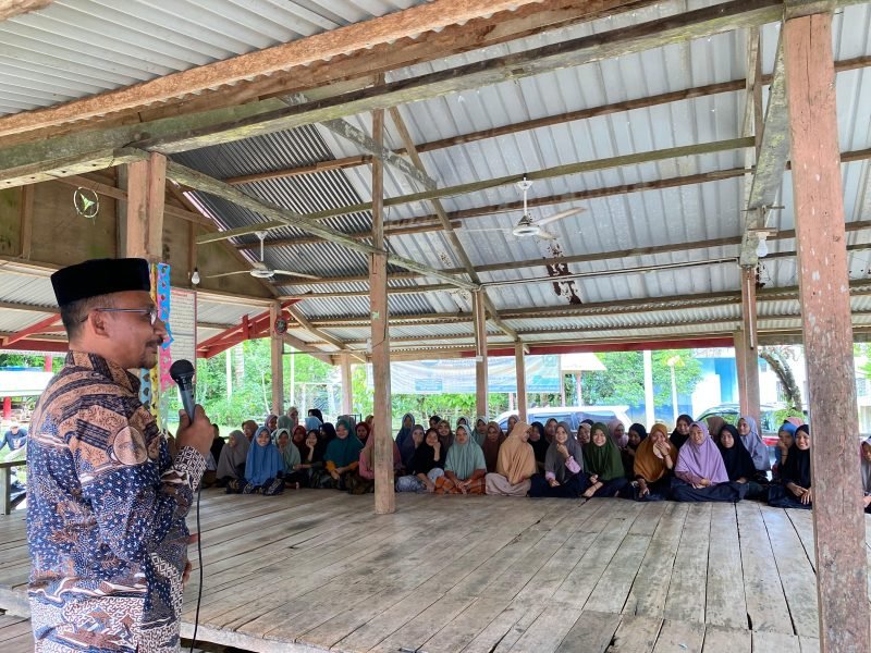 Anggota DPD RI asal Aceh, H. Sudirman S.Sos, berkunjung ke Dayah Budi Malikussaleh, Gampong Buket Kulam, Kecamatan Darul Aman, Aceh Timur, Sabtu (21-12-2024). (Foto: NOA.co.id/IST).