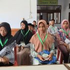 Peserta MTQ Muara Tiga, saat berkumpul di kantor camat setempat, Kamis (5/12/2024) (Foto.Amir Sagita.NOA.co.id).