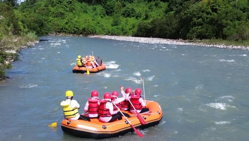 Arung jeram di Gampong Kaye Aceh, Lembah Sabil. (Foto. Teukunizar/NOA.co.id)