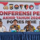 Polres Pidie menggelar konferensi pers akhir tahun 2024 di Saung Mapolres setempat, Selasa (31/12/2024) (Foto.Amir Sagita.NOA.co.id)