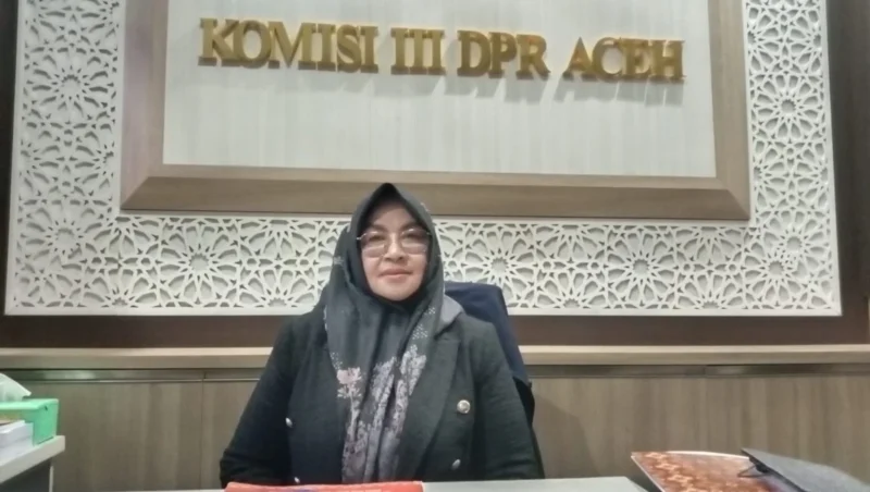 Ketua Komisi III DPRA, H. Aisyah Ismail. Foto: MITRABERITA/Hidayat