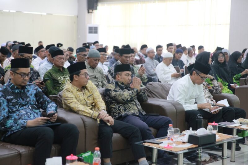 Pj Bupati Aceh Besar Muhammad Iswanto SSTP MM, menghadiri Muswil III dan Seminar DMI Aceh, di Aula Kantor Dinas Syariat Islam Aceh, Jeulingke, Banda Aceh, Sabtu (11/1/2025). Foto: Dok. MC Aceh Besar