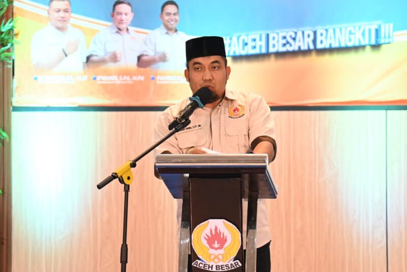 Pj Bupati Aceh Besar Muhammad Iswanto SSTP MM, menyampaikan sambutannya pada pelantikan pengurus KONI Aceh Besar di Aula T Panglima Polem BGP Aceh, Gampong Lubok Sukon, Kecamatan Ingin Jaya, Aceh Besar, Sabtu (18/1/2025). Foto: Dok. MC Aceh Besar