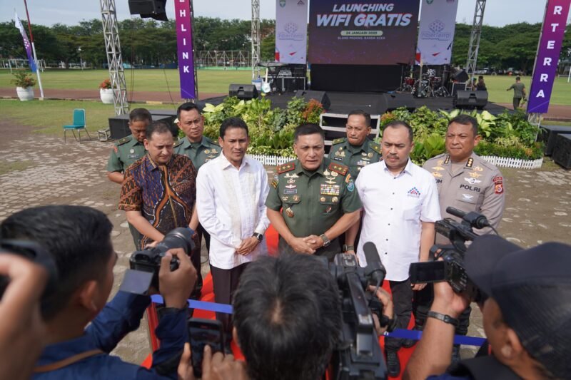 Pangdam Iskandar Muda Resmikan Wifi Gratis AcehLink untuk Kemajuan Akses Informasi Masyarakat. Foto: Dok. Pendam IM