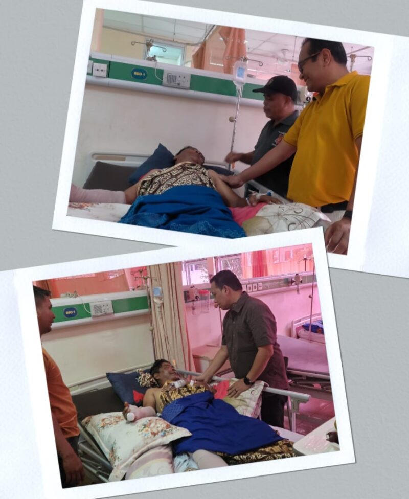 Kadiskominfo dan Kabag Prokopim Bezuk Muslem Ulka Wartawan Korban Tabrak Lari. Foto: Dok. Istimewa