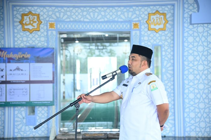 Pj Bupati Aceh Besar Muhammad Iswanto memberikan sambutan pada Peresmian Kanopi Masjid Al Muhajirin dan renovasi shelter lapangan tembak Yupiter Lanud SIM Blang Bintang, Aceh Besar, Rabu (08/01/2025). FOTO/MC ACEH BESAR