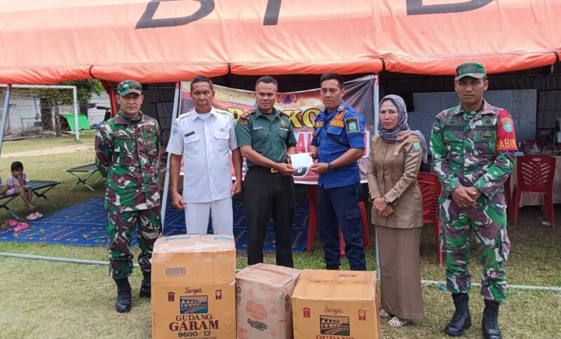 Dandim 0115/Simeuleue Salurkan Bantuan untuk Korban Kebakaran