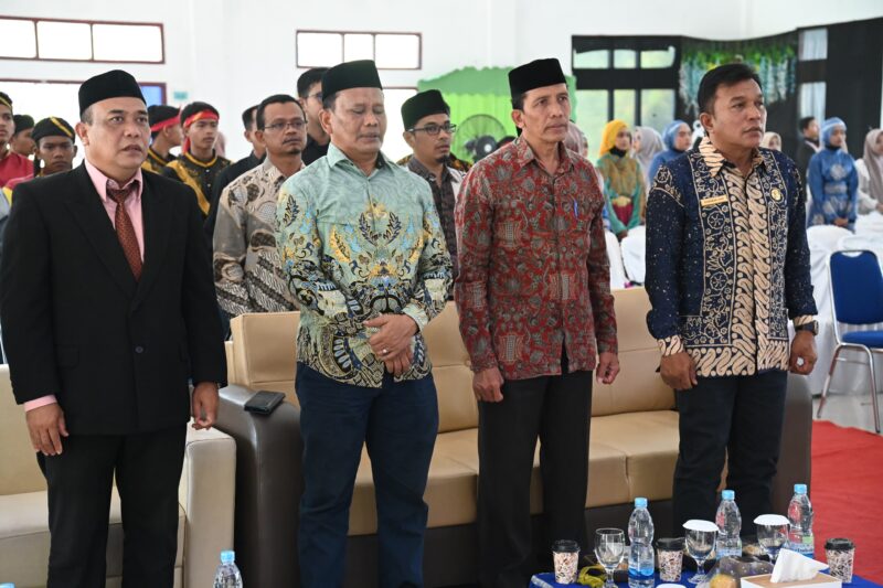 Staf Ahli Sekdakab Aceh Besar Ir Makmun MT menghadiri acara Souls Festival Harmoni di SMA 2 Unggul Ali Hasjmy Kecamatan Indrapuri, Aceh Besar, Kamis (20/02/2025). Foto: Dok. MC Aceh Besar