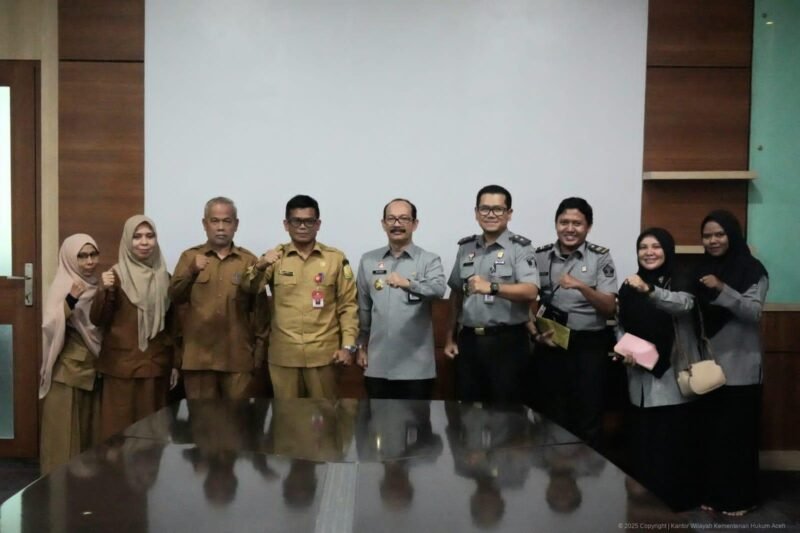 Koordinasi Kemenkum Aceh bersama Biro Hukum Setda Aceh terkait analisis dan evaluasi hukum terhadap peraturan daerah tahun 2025, Banda Aceh, Senin (10/3/2025). (Foto : NOA.co.id/HO-Humas Kanwil Kemenkum Aceh).