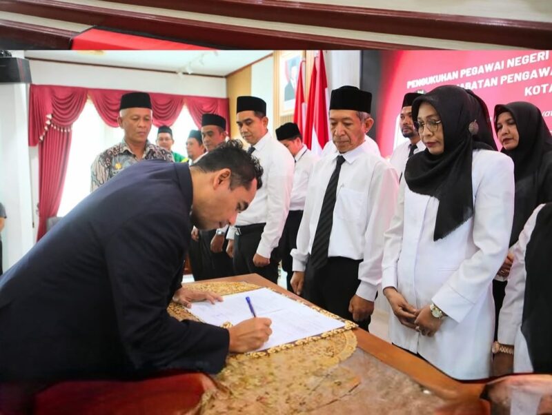 Wali Kota Lhokseumawe Kukuhkan Pejabat Baru: Wujudkan Pemerintahan yang Profesional dan Berkualitas. Foto: ist