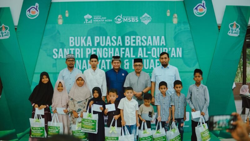 Buka Puasa dan Santunan Anak Yatim serta Dhuafa oleh Alumni SMK Grafika MSBS melalui Yayasan Assalam Kreatif. Foto: Dok. Ist