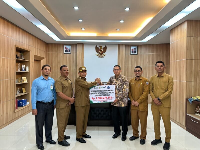 Pemkab Pidie Jaya Terima Deviden Rp 2,5 M dari Bank Aceh. Foto: Dok. Prokopim Pemkab Pidie Jaya