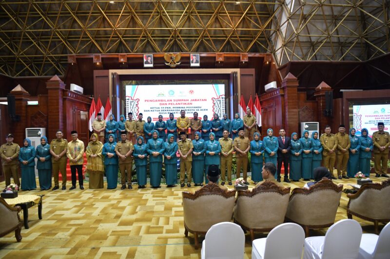 Ketua TP PKK Aceh Barat Dilantik, Siap Perkuat Program Kesejahteraan Keluarga. Foto: Dok. Diskominsa Aceh Barat