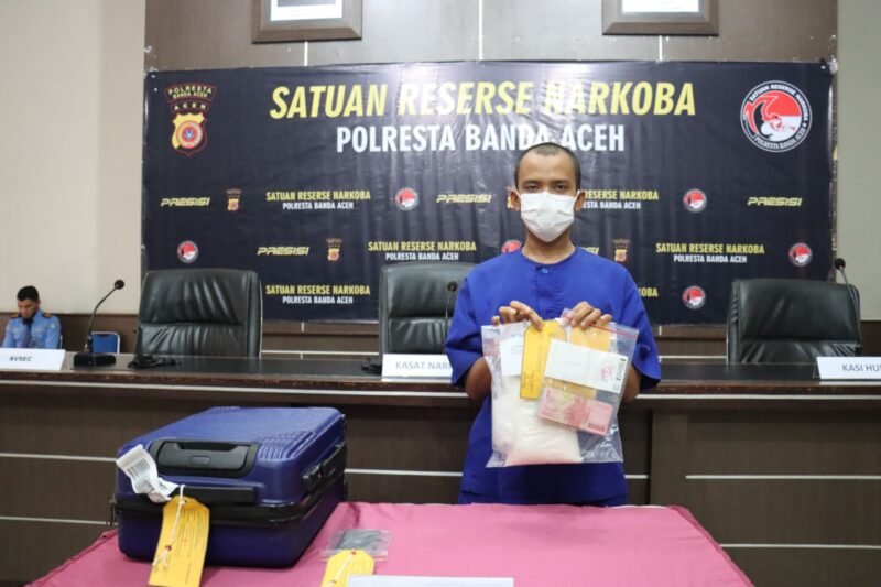 Penyelundupan Satu Kilogram Sabu Tujuan Kendari Digagalkan, Dua Orang Buron. Foto: Dok. Polresta Banda Aceh