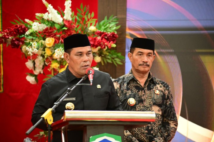 Bupati dan Wakil Bupati Aceh Besar H Muharram Idris dan Drs Syukri A Jalil di Meuligoe Bupati Aceh Besar, Kota Jantho, Sabtu (15/02/2025). Foto: Dok. MC Aceh Besar
