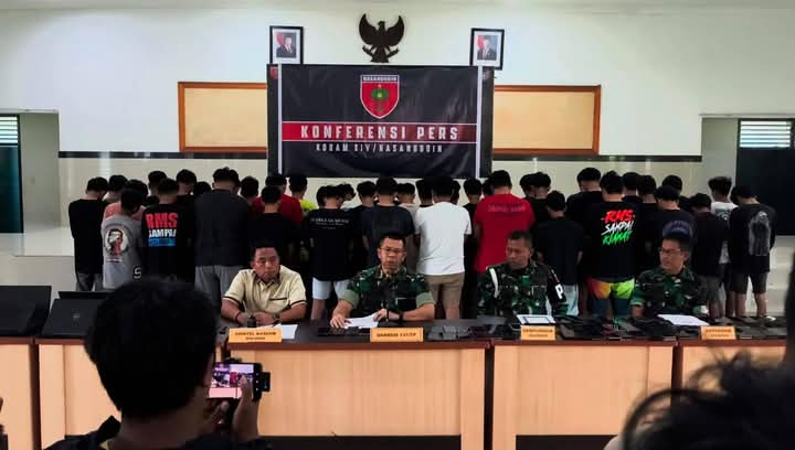 Kodam XIV/Hasanuddin Ungkap Sindikat Penipuan Digital Passobis yang Mencatut Nama Pejabat Kodam. (Foto : NOA.co.id/HO-Puspen TNI).