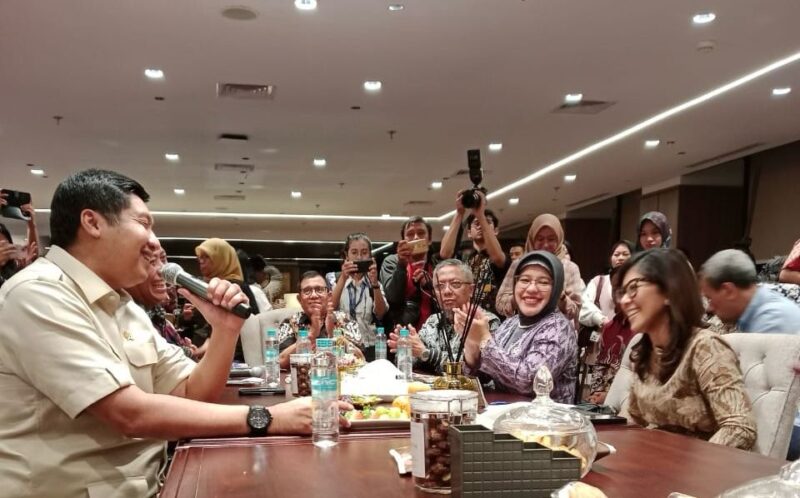 Menteri Perumahan dan Kawasan Permukiman, Maruarar Sirait memberikan keterangan pers terkait pengalokasian 1.000 rumah subsidi untuk wartawan di Kantor PKP, Wisma Mandiri, Jakarta, Selasa, 8 April 2025. Foto: Dok. PWI Pusat