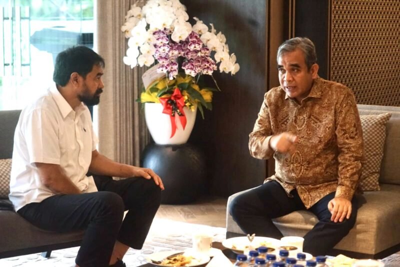 Gubernur Aceh, Muzakir Manaf berbincang dengan Ketua MPR RI, Ahmad Muzani di rumah dinas Ketua MPR, di Kompleks Widya Candra, Jakarta Selatan, Kamis, 10 April 2025. Foto: Dok. Humas BPPA