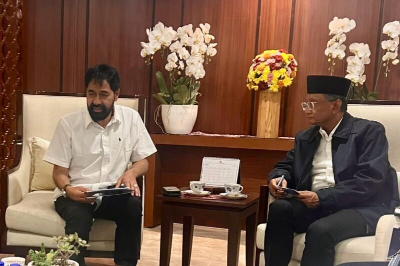 Gubernur Aceh, Muzakir Manaf saat bersilaturahmi dan audiensi dengan Menteri Pekerjaan Umum (PU) Dody Hanggodo di Kantor Kementerian Pekerjaan Umum, Jakarta, Kamis (10/4/2025). Foto: Dok. Biro Adpim Setda Aceh