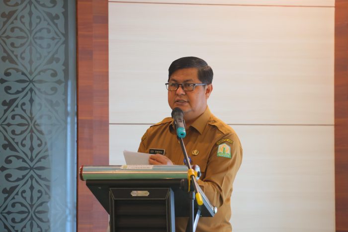 Kepala Dinas Perpustakaan dan Kearsipan Aceh Edi Yandra. Foto: Ist