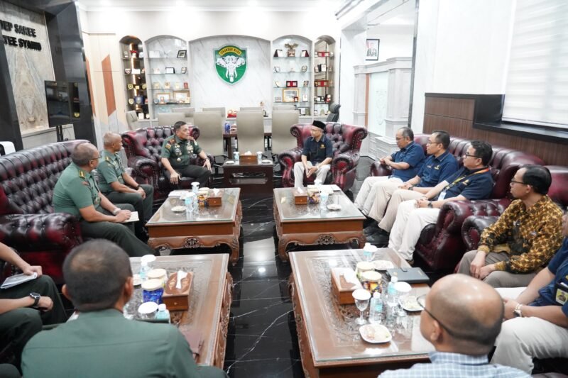 Pangdam IM Terima Audiensi Kepala Perwakilan Kemenkeu Aceh di Makodam IM. Foto: Dok. Pemdam IM