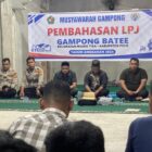 Pembahasan LPJ tahun 2024 Gampong Batee, Kecamatan Muara Tiga, Kabupaten Pidie, Sabtu (19/4/2025). Foto. Dok. Amir Sagita/NOA