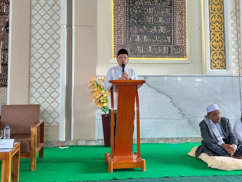 Kepala Dinas Pendidikan Dayah Aceh, Dr. Munawar A Djalil, MA saat menyampaikan sambutan pada acara peringatan Haul ke-66 Abuya Muda Waly Al-Khalidy. Foto: Dok. Humas Disdik Dayah Aceh