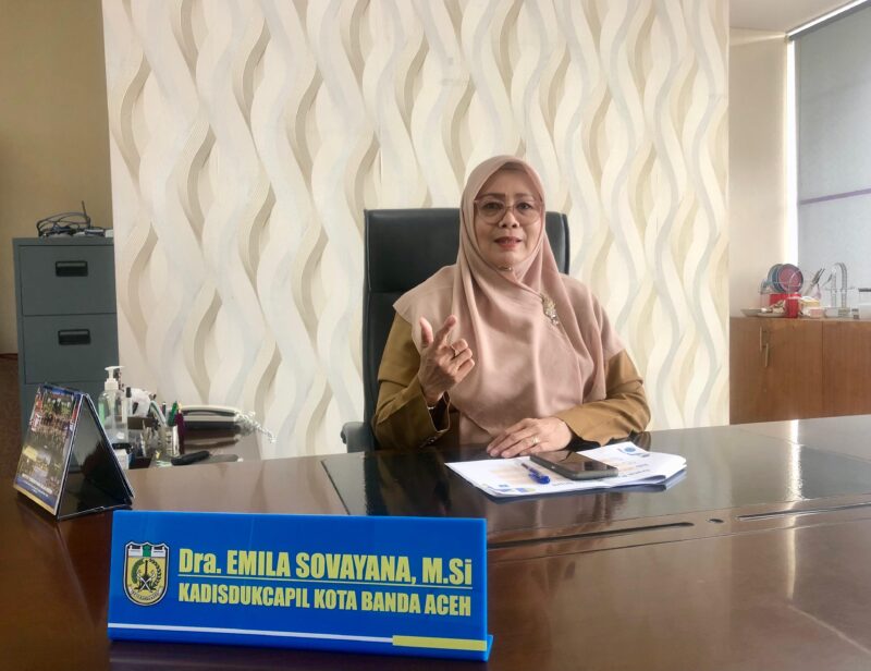 Kepala Disdukcapil Banda Aceh, Emila Sovayana, M.Si. Foto: Dok. Pribadi/NOA.co.id
