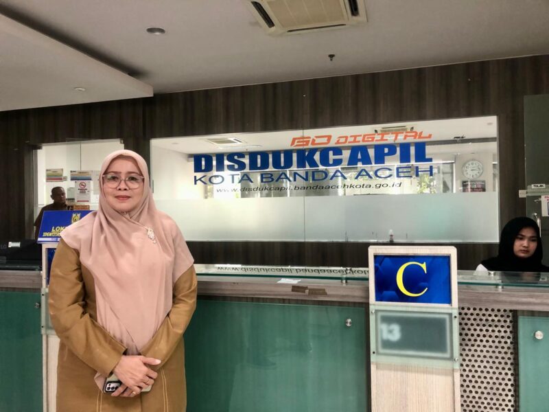 Kadisdukcapil Banda Aceh, Dra. Emila Sovayana, M. Si. Foto: Dok. NOA.co.id