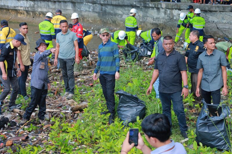 Gotong Royong dan Kepedulian Lingkungan Warnai Peringatan May Day di Aceh Barat. Foto: Dok. Diskominsa Aceh Barat