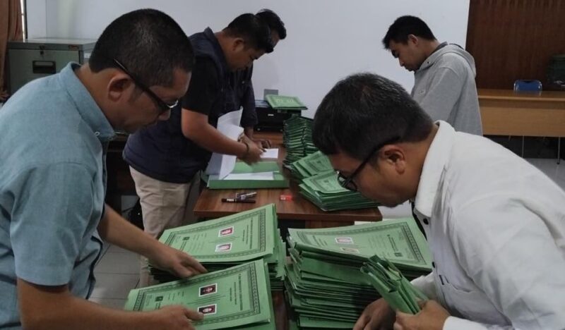 Bongkar Dugaan Pembiayaan Fiktif Rp48 Miliar, Ditreskrimsus Polda Aceh Geledah Kantor BPRS Gayo Aceh Tengah. Foto: Ist