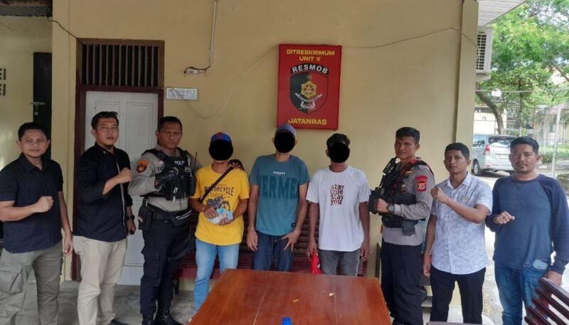 Satgas Ops Premanisme Polda Aceh Amankan Tiga Pelaku Pungli di Lokasi Wisata. Foto: Dok. Humas Polda Aceh