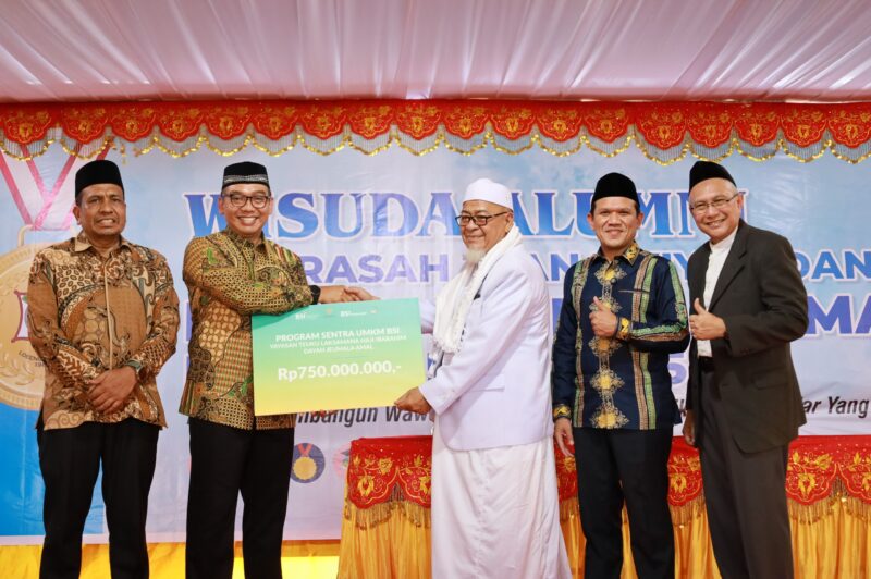 BSI Perkuat Literasi Ekonomi Syariah Berkelanjutan di Aceh. Foto: Dok. Humas BSI Aceh