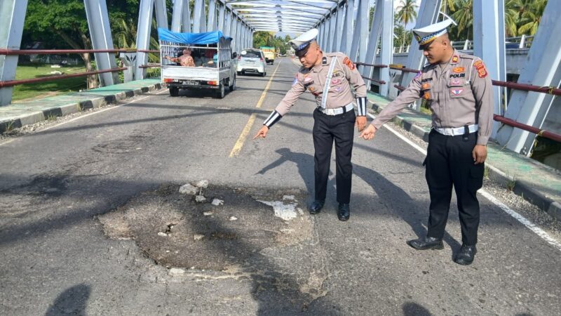 Polres Bireuen Rekayasa Lalu Lintas Saat Rehabilitasi Jembatan Peudada, Ini Jadwalnya. Foto: Dok. Bidhumas Polda Aceh