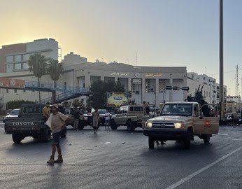 Foto Ilustrasi. Libya memanas usai tewasnya pemimpin milisi Stability Support Authority (SSA) Abdel Ghani al-Kikli. (AFP/MAHMUD TURKIA)