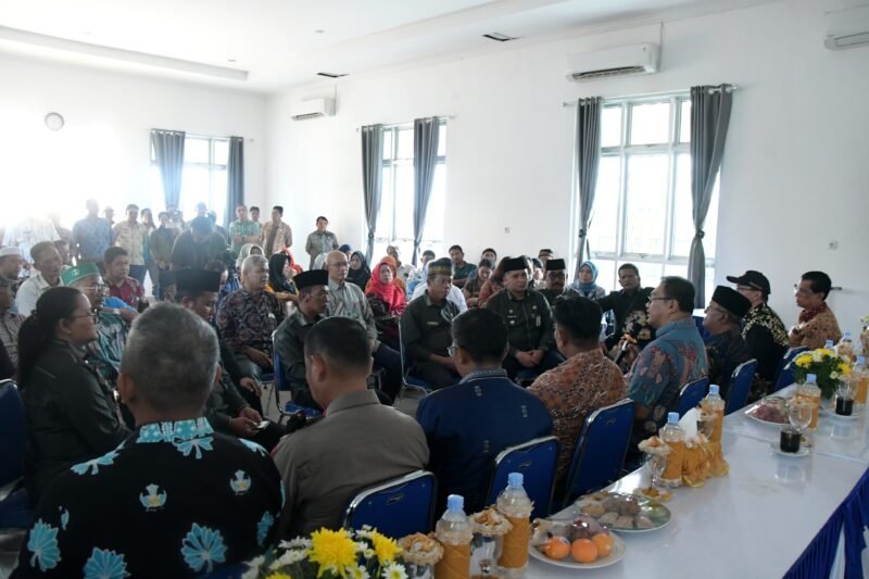 Berjemur, Bupati Deli Serdang Akan Tertibkan Pasar Deli Tua. Foto: Ist