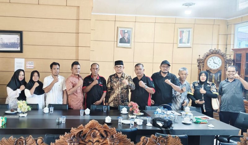 Pengusaha Angkutan Medan–Sinabang Temui DPRK Simeulue, Bahas Dampak Aturan ODOL. Foto:Dok  Argam/Noa.co.id.