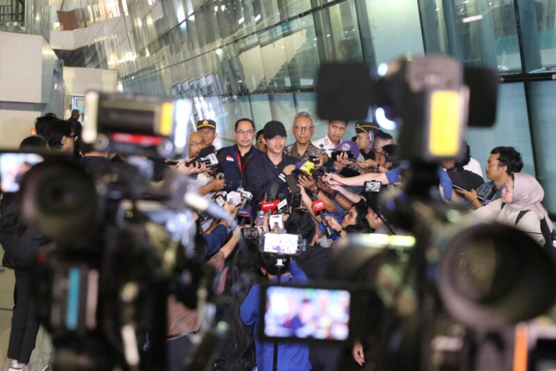 11 WNI tiba di Bandara Internasional Soekarno-Hatta, Tangerang, Banten setelah dievakuasi dari Iran pascaterjadinya konflik di negara tersebut. Jakarta, Selasa (24/6/2025).  (Foto : NOA.co.id/HO-Kemenko Polkam).