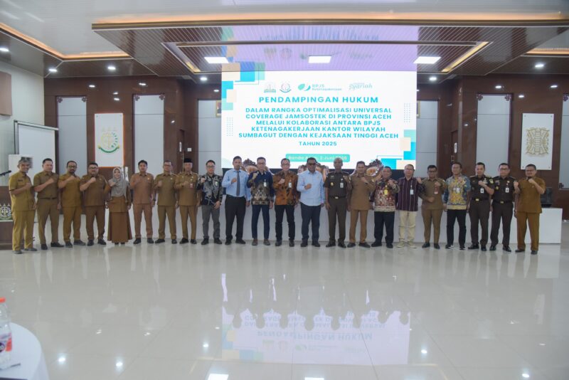 Kejaksaan Tinggi Aceh dan BPJS Ketenagakerjaan meluncurkan rencana aksi nasional terhadap perlindungan hukum pekerja, Banda Aceh,  Selasa (3/5/2025). (Foto : NOA.co.id/HO-Penkum Kejati Aceh).