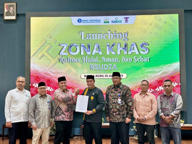 Staf Ahli Gubernur Resmikan Zona Kuliner Halal, Aman, dan Sehat di RSUDZA. Foto: Dok. Biro Adpim Setda Aceh