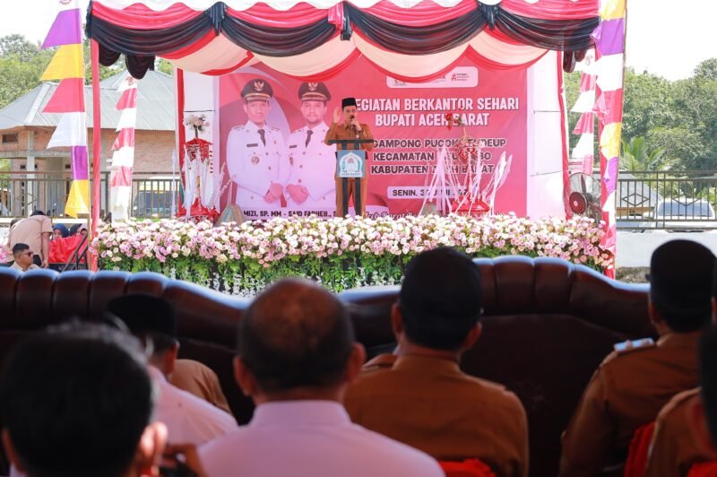 Bupati Aceh Barat Tarmizi Pimpin Program Berkantor Sehari di Gampong Pucok Reudeup. Foto: Dok. Diskominsa Aceh Barat