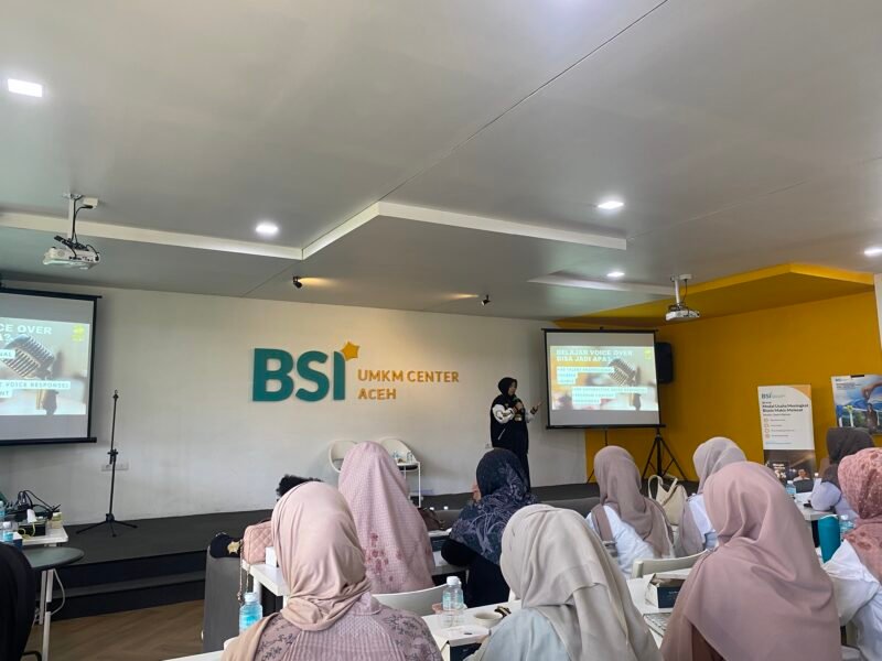 Komunitas Voice People Aceh adakan Workshop melatih dan mengembangkan voice over masyarakat Banda Aceh dan sekitarnya di BSI UMKM Center, Rabu(18/06/2025). Foto: Dok. Aininadhirah/NOA.co.id