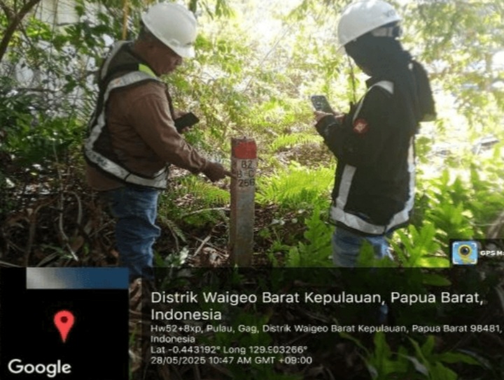 Ditjen Gakkum Kehutanan saat melakukan pengumpulan data dan informasi dan dilanjutkan dengan pengawasan, Kabupaten Raja Ampat, Minggu (8/6/2025). (Foto : NOA.co.id/HO-Kemenhut).