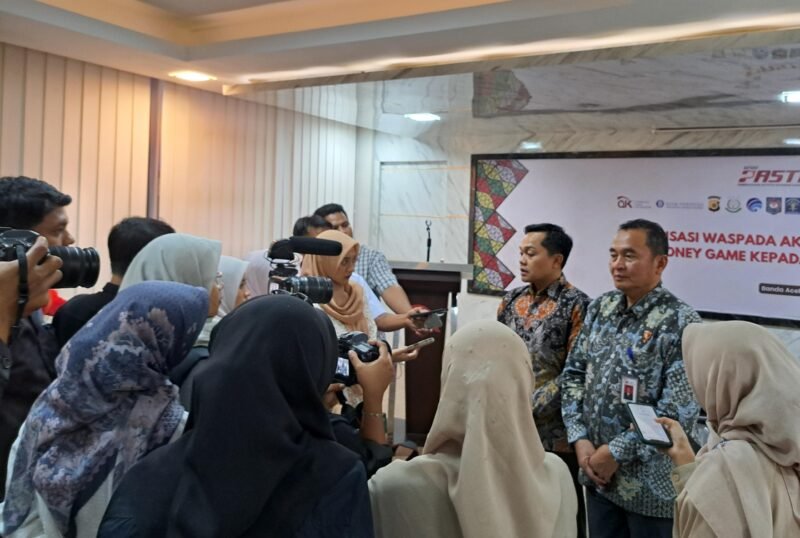 Kepala OJK tekankan masyarakat untuk perhatikan 3 prinsip penting jika ingin menggunakan produk-produk keuangan. Rabu,(09/07/2025/).Foto:Dok. Aininadhirah/Noa.co.id