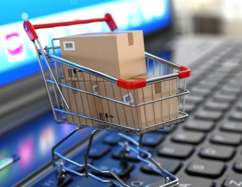 Ilustrasi toko online. Pemerintah berencana mengenakan pajak kepada toko online di platform e-commerce (dok. Shutterstock/Maxx-Studio).