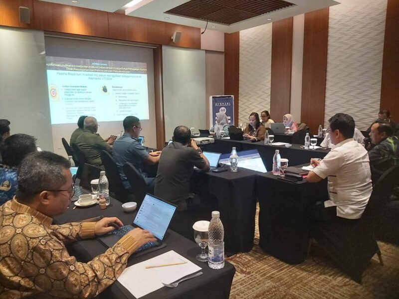 Satgas Gakkum Desk Pencegahan dan Pemberantasan Penyelundupan Kemenko Polkam saat melakukan penyelarasan indikator untuk mengintensifkan kinerja Semester II, Jakarta, Jumat (18/7/2025). (Foto : NOA.co.id/HO-Kemenko Polkam RI).