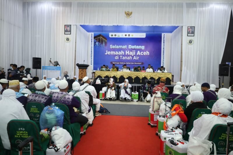 Jemaah Haji Asal Aceh Barat dan Beberapa Kabupaten Lainnya Tiba dengan Selamat di Banda Aceh. Foto: Dok. Diskominsa Aceh Barat